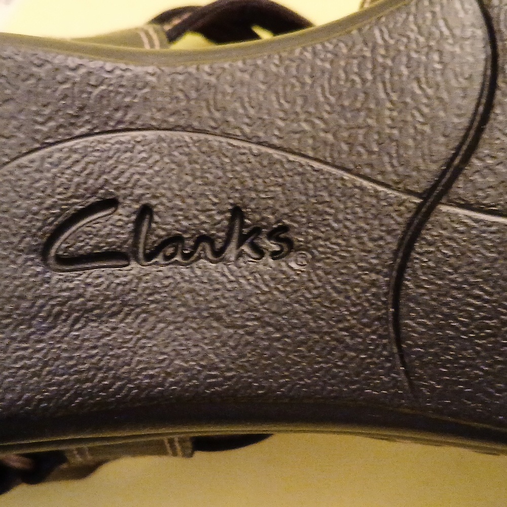 Clark's sandals brown with velcro closure.   Size 7 - Picture 4 of 5